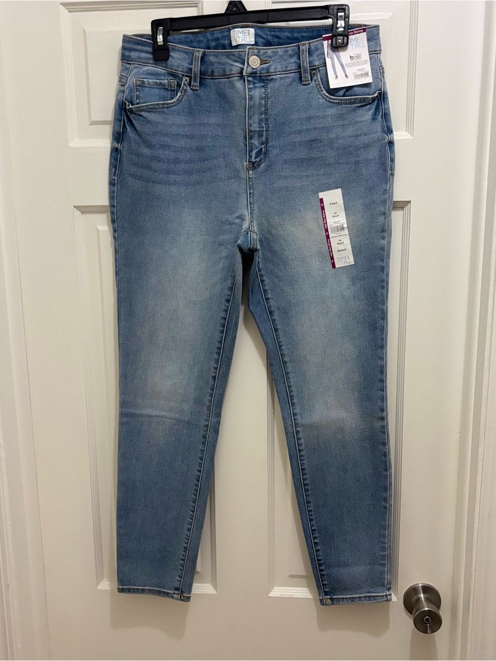 T+T size 10 short  Highrise medium wash stretchy denim ankle jeans NWT